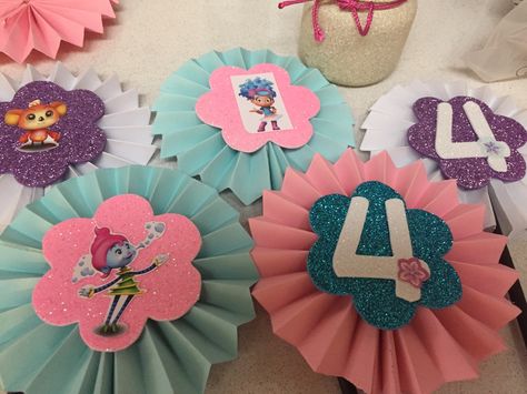 Carteles para centros de mesa Luna Petunia, Ideas Cumpleaños, Bday Ideas, Petunias, Baby Birthday, 4th Birthday, Bday Party, Birthday Ideas, First Birthdays