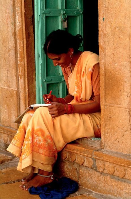 This photo makes me so happy because writing is so worthy. And writing barefoot in a colorful, pretty dress, well, even better! Desert Dreamer, Amazing India, Indian Colours, Hal Decor, Goa India, India People, India Food, Human Interaction, We Are The World