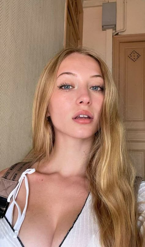 Sophia Diamond, Girls Money, Corinna Kopf, Pretty Blonde Hair, Harry Smith, Luxury Lifestyle Aesthetic, Ripped Women, Wwe Female Wrestlers, Outfit Mujer