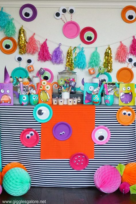 Monster Party Decorations, Monster Mash Party, Little Monster Party, Monster First Birthday, Monster Baby Showers, Party Concept, Monster Decorations, Pyjamas Party, Little Monster Birthday