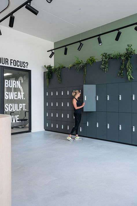 Dance Studio Design, Boutique Gym, Gym Design Interior, Locker Designs, Office Lockers, Gym Setup, Fitness Boutique, Gym Lockers, Wellness Studio