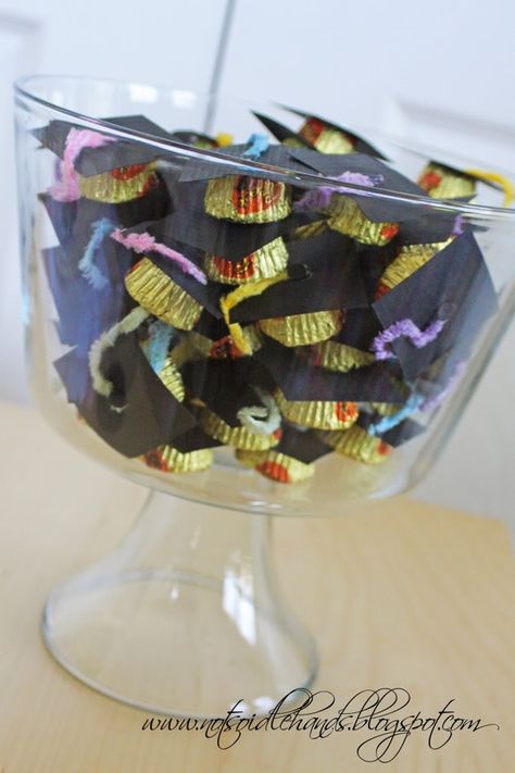 Graduation idea, must make these for Meghan's graduation party. Graduation Party Treats, 5th Grade Graduation, Graduation Party High, Creative Party Ideas, 8th Grade Graduation, College Graduation Parties, Batman Party, High School Graduation Party, Preschool Graduation