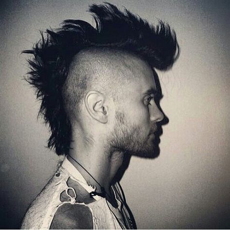 Mohawk Hairstyles For Men, Mohawk For Men, Punk Mohawk, Ulzzang Hair, Mohawk Hairstyles Men, Black Beards, Mohawk Hairstyles, Punk Hair, Men's Hairstyles