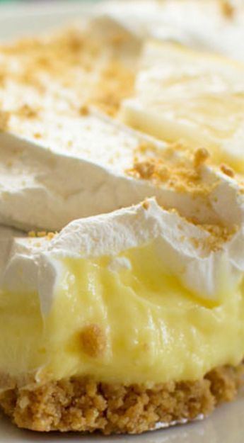 Lemon Cheesecake Pudding Dessert ~ A graham cracker crust, creamy lemon pudding, smooth cream cheese and fluffy whipped topping... Silky and delicious Oatmeal Board, Lemons Desserts, Lemon Cheesecake Pudding, Cheesecake Pudding Dessert, Scoop Cake, Cheese Pudding, Lemon Treats, Coconut Dessert, Cream Cheese Desserts