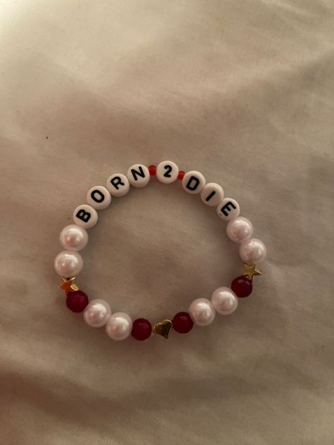 Bracelet Ideas Lana Del Rey, Song Bracelet Ideas, The Neighbourhood Bracelet, Lana Del Rey Friendship Bracelet, Lana Del Rey Bracelet, Lana Bracelet, Braclets Diy, Concert Bracelets, Small Bead Bracelet