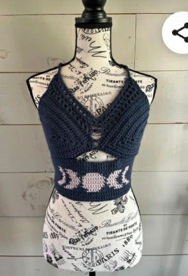 Spooky Crochet Clothes, Halloween Crochet Ideas Clothes, Witchy Crochet Projects, Gothic Crochet Ideas, Witchy Crochet Top, Whimsigoth Crochet Patterns, Gothic Crochet Top, Pagan Crochet Patterns Free, Crochet Bat Top