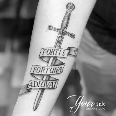 101 Best Fortis Fortuna Adiuvat Tattoo Ideas You Have To See To Believe! 64 Outsons Fortis Fortuna Adiuvat Tattoo Arm, Audaces Fortuna Iuvat Tattoo, Fortis Fortuna Adiuvat Tattoo Design, Audentes Fortuna Iuvat Tattoo, Fortis Fortuna Adiuvat Wallpaper, Fortes Fortuna Adiuvat Tattoo, Fortis Fortuna Adiuvat Tattoo, Latin Phrase Tattoos, Fortes Fortuna Adiuvat