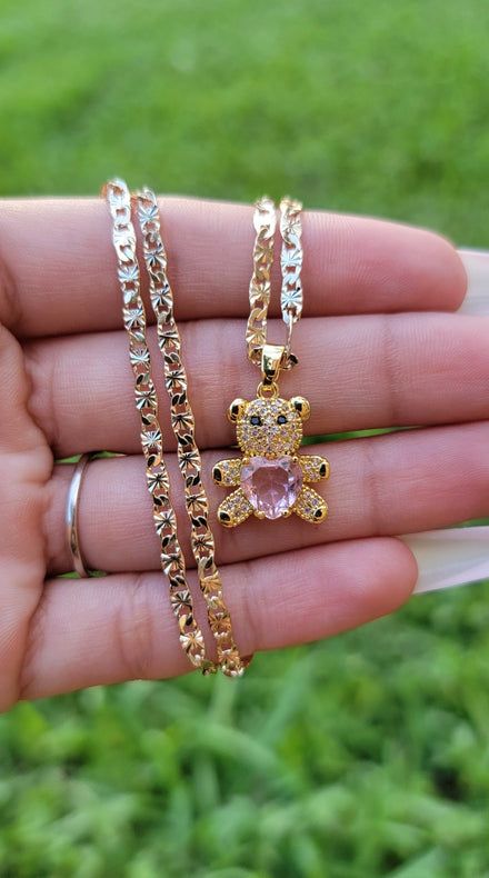 Jewelry Accessories Aesthetic, Girlfriend Birthday Gifts, Rich Gifts, Teddy Bear Necklace, Dope Jewelry Accessories, Sparkly Accessories, Expensive Jewelry Luxury, Bear Necklace, Jewelry Accessories Ideas