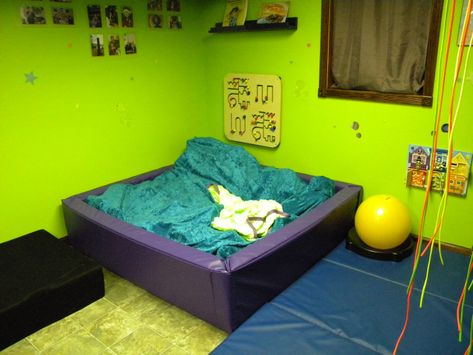 Diy Sensory Room Ideas, Sensory Bedroom Ideas, Diy Sensory Room, Sensory Room Ideas, Sensory Bedroom, Christian Room, Sensory Classroom, Diy Sensory, Sensory Lights