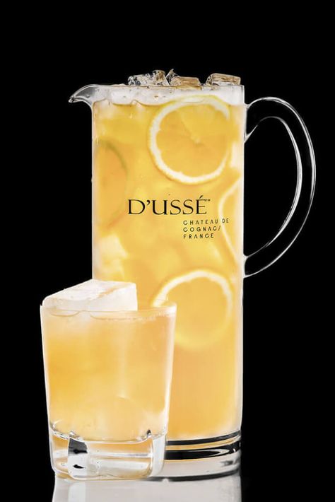 D'USSÉ Lemonade | D’USSÉ Girls Night Drinks Cocktails, Best Mimosa Recipe, Cognac Drinks, Lemonade Cocktail Recipe, Cognac Cocktail, Girls Night Drinks, Engagement Party Themes, Cocktail Drinks Alcoholic, Lemonade Cocktail