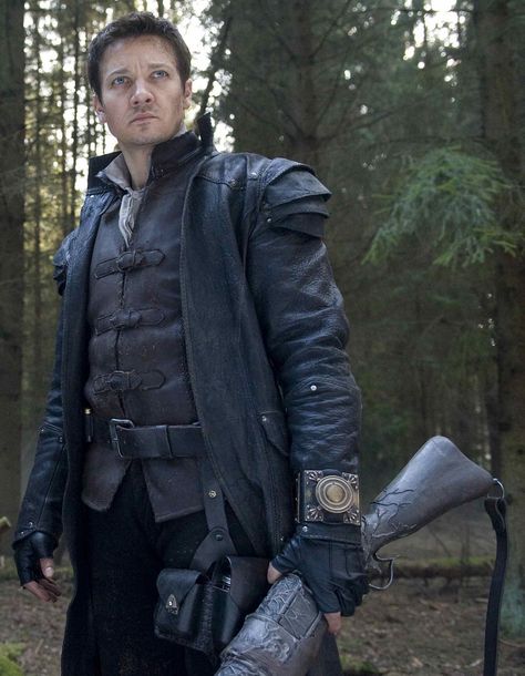 Jeremy Renner as Hansel Hansel And Gretel Movie, Hunter Costume, Hunter Movie, Witch Hunter, Hansel And Gretel, Clint Barton, Jeremy Renner, Hawkeye, Action Movies