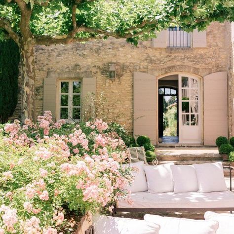 Provence Garden, Have Inspiration, Provence France, French Countryside, French Country House, French Farmhouse, French Country Style, French House, Casas De Ensueño