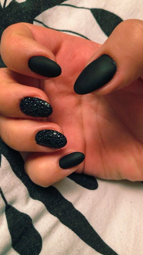 Black Nails With Matte, Matte Black Nails, Black Nails, Matte Black, Bubbles, Nails, Beauty, Black