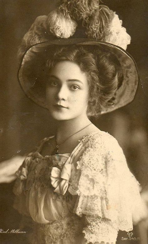 Collage Items, Portrait Vintage, Gibson Girl, Victorian Women, Photo Vintage, Vintage Portraits, Edwardian Era, Edwardian Fashion, 인물 사진