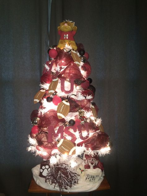 I made this Mississippi State Christmas tree for my hubby! Mississippi Christmas, College Crafts, Msu Football, State Christmas Ornaments, State Ornaments, Jackson Ms, Bell Ornaments, Mississippi State, Christmas Pins