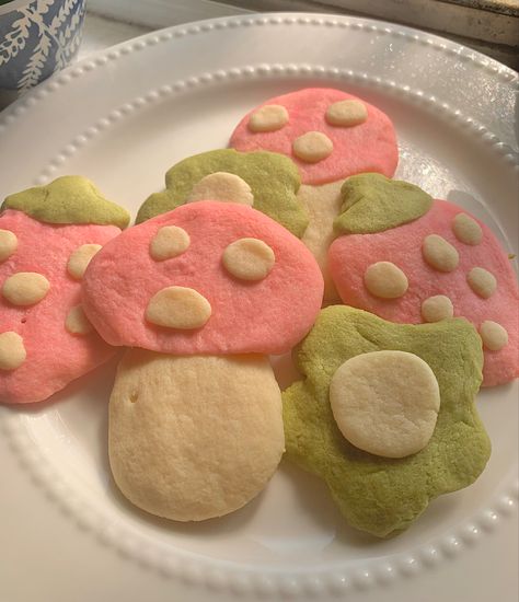 Cookie Baking Cute Aesthetic, Making Cookies Aesthetic, Cookies Astethic, Sugar Cookie Aesthetic, Galletas Aesthetic, Ends With Us Aesthetic, It Ends With Us Aesthetic, Cookie Aesthetic, Aesthetic Cookies