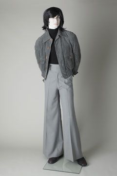 Bell bottom Dress Pants Bell Bottoms, Flare Pants Suit Men, Bell Bottom Pants Outfit Men, Bell Bottom Men Outfit, Flared Pants Outfit Men, Bell Bottom Jeans Outfit Men, Bell Bottom Pants Men, Big Top Small Bottom Outfits, Bell Bottom Men