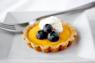 Vegetarische Diners, Maria Cookies, Mango Curd, Mango Tart, Tartlets Recipe, Fresh Fruit Recipes, Mango Recipes, Sweet Tarts, Mini Desserts