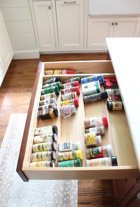 20 Minute Organizing || Spice Drawer Organizing Tips - Southern State of Mind Blog by Heather Kitchen Remodel Spice Drawer, In Drawer Spice Rack, Spices Drawer Organization, Spice Rack Organization Drawer, Spice Cabinet Drawer, Spice Rack Drawer Ideas, Kitchen Spice Drawer Organization, Spice Drawer Diy, Soice Drawer