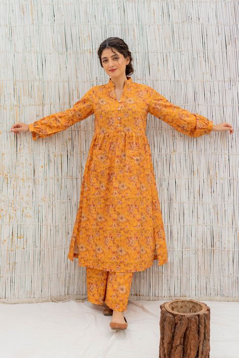 Normal Cotton Kurti Designs, Cotton Suit Designs, Simple Dress Casual, Short Frock, Womens Trendy Dresses, Desi Fashion Casual, Modest Dresses Casual, Pakistani Dresses Casual, Dress Design Patterns