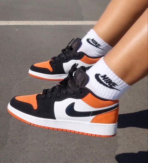 Dunks Fashion, Buty Jordan, Обувь Air Jordan, Fire Shoes, Boty Nike, Skor Sneakers, Trendy Shoes Sneakers, Pretty Shoes Sneakers, Jordan Shoes Girls