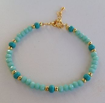 Ideas Para Hacer Pulseras, Ideas Pulseras, Wrap Armband, Trending Items, Trending Bracelets, Turquoise Bead Bracelet, Turquoise Crystal, Beads Bracelet Design, Photo Charms