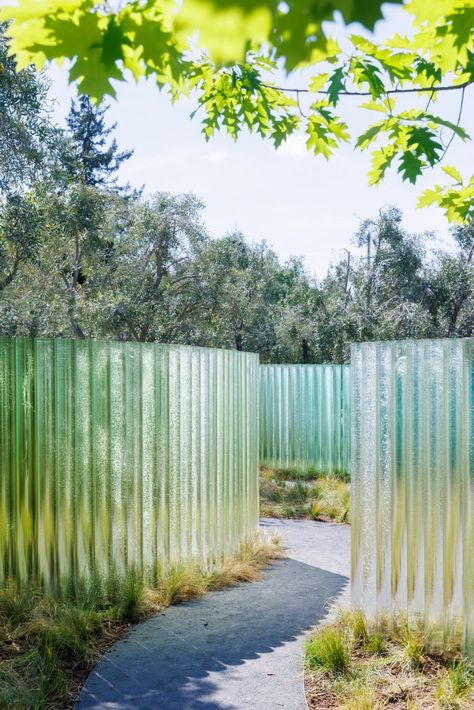 Zeller & Moye create glass sculpture Mirage at Apple Park Katie Paterson, Iwan Baan, Apple Park, Deserts Of The World, Public Realm, Public Sculpture, Story Of The World, Green Park, Architecture Exterior