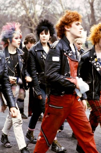 1.153 London 70s Punk Stock Photos, High-Res Pictures, and Images - Getty Images Punk 70s Fashion, Punk Style 70s, Punk Jacket Diy, British Punk Fashion, Punks 70s, 80’s Punk, Punk 80s, 70s Mode, 70s Punk