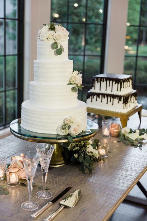 Bride And Grooms Cake On Same Table, Wedding Cake E And H, Wedding Cake Grooms Cake, Hyvee Wedding Cake, Wedding And Grooms Cake Table, Wedding Cake For 250 Guests, Elegant Grooms Cake, Brides Cake Table Ideas, Wedding Cake Flower Placement