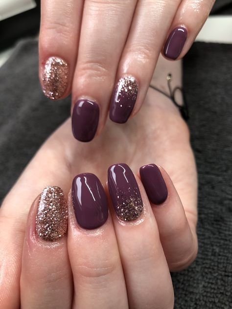 Autumn Colour Nails, Autumnal Nails, Nails Looks, Autumn Nail Designs, Dip Nail Colors, Plum Nails, Nail Goals, Dip Nail, Golden Nails