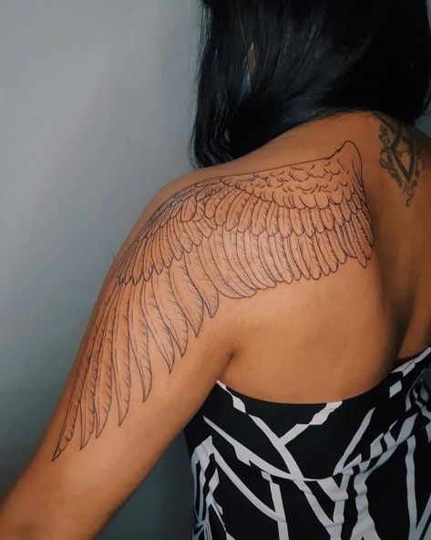 Palm Leave Tattoos For Women, Angel Wings On Shoulder Tattoo, Back Shoulder Blade Tattoos For Women, Upper Back Tattoo Women Shoulder, Front Shoulder Tattoos For Women, Best Tattoo Placement, Back Shoulder Tattoos For Women, Back Shoulder Tattoos, Bday Tattoo