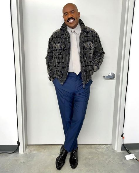 Steve Harvey Suits, Harvey Outfits, Dapper Style, Men Stylish Dress, Steve Harvey, Famous Stars, Cool Outfits For Men, Black Men Fashion, Men Fashion Casual Outfits