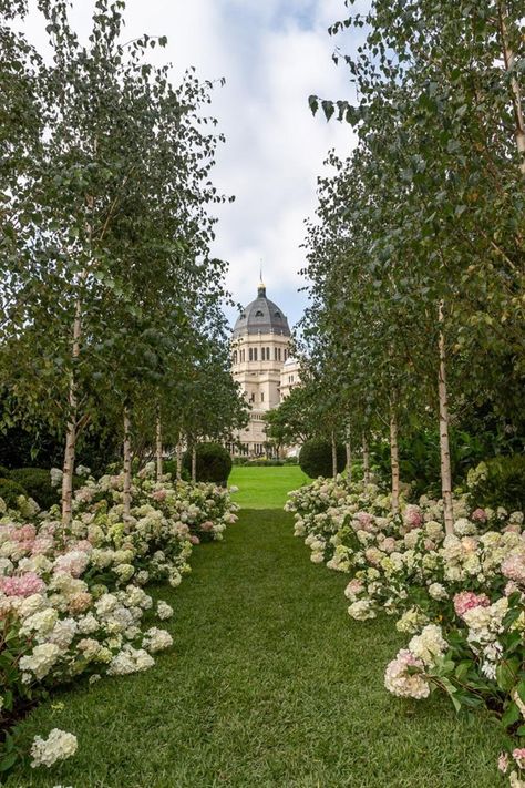 The top garden design trends from Melbourne's International Flower and Garden Show | Better Homes and Gardens Sophisticated Garden, Gazebo Design, Melbourne Garden, Victorian Gardens, Contemporary Garden Design, Modern Backyard Landscaping, Victorian Garden, Beautiful Outdoor Spaces, Garden Gazebo