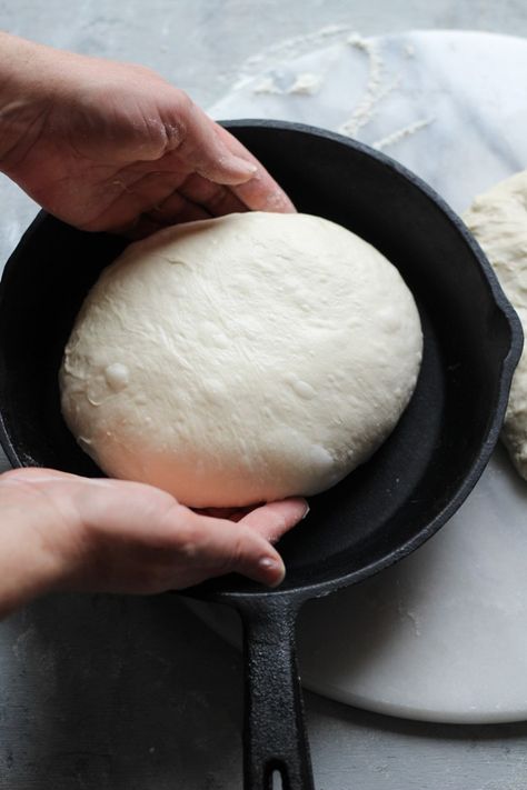 Sourdough Bread In Cast Iron Skillet, Cast Iron Sourdough Bread, Sourdough Skillet Bread, Market Desserts, Bread Cast Iron, Sourdough Skillet, Bread Experiment, Easy Sourdough Bread, Sourdough Boule