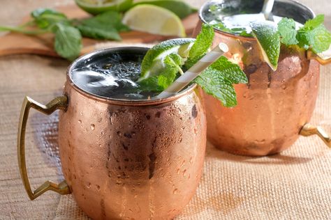 Moscow Mule Receita, Moscow Mule Recipe Classic, Cocktail Moscow Mule, Best Moscow Mule, Drinks Com Vodka, Moscow Mule Cups, Moscow Mule Cocktail, Moscow Mule Recipe, Mule Cocktail