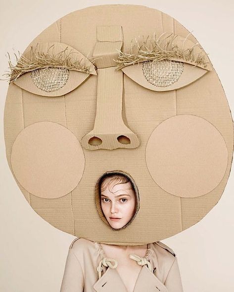 All Mua on Instagram: “We are the pleased to introduce you... Great We read you 👇 Mua. @baurloni Photography. @arminmorbach Model. @miagruenwald Hair.…” Cardboard Mask, Cardboard Art, Masks Art, A Magazine, Art Plastique, Editorial Design, Art Classes, Magazine Cover, Art Direction