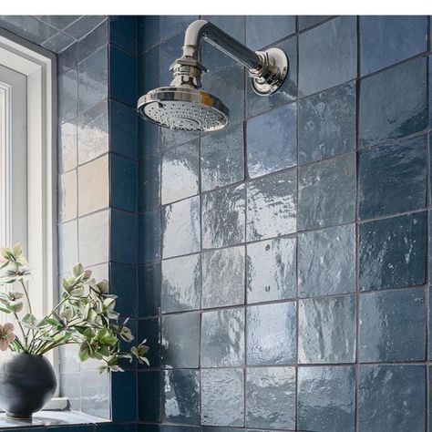 Lindsay Gerber Northart on Instagram: "A sea of deep blue tile for this guest bathroom shower 🌊 #lindsaygerberinteriors #shower #design #interiordesign 📸 by @christopherstark" Glamorous Bathroom, Blue Bathroom Decor, Bathroom Decor Colors, Dark Tile, Powder Room Decor, Blue Bathroom, Green Tile, Blue Tiles, Edwardian Fashion