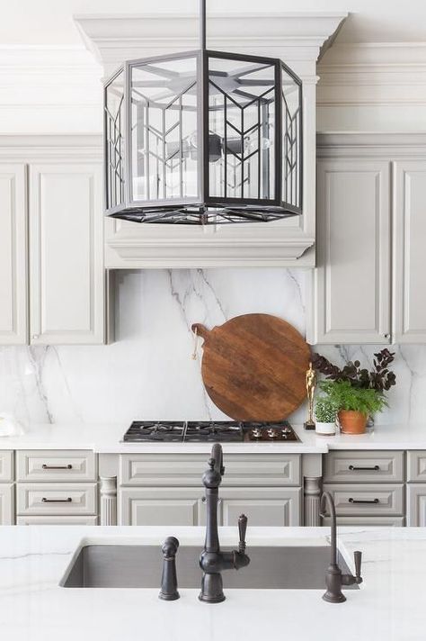 Sherwin Williams Dorian Gray White Kitchen Marble Backsplash, Marble Backsplash Kitchen, Kitchen Cabinet Trends, White Marble Kitchen, Серая Кухня, Painted Kitchen Cabinets Colors, Cabinet Paint Colors, Mid Century Modern Kitchen, Grey Kitchen Cabinets