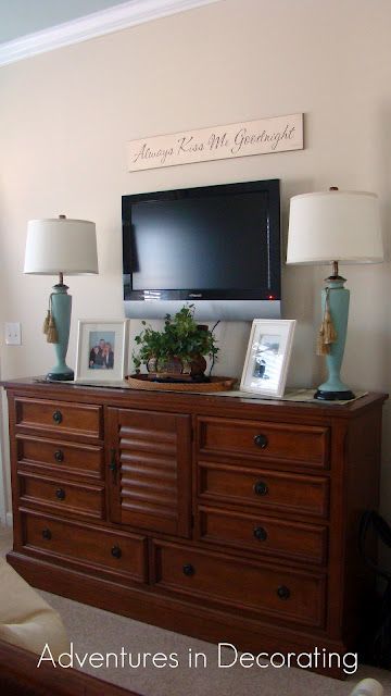 tv above dress - no mirror Bedroom Dresser Styling, Dresser With Tv, Decorating House, Trendy Furniture, Tv In Bedroom, Trendy Bedroom, Dresser Decor, Bedroom Dressers, House Tour