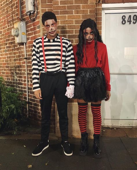 Killer Clowns Costume, Horror Costume Couples, Scary Clown Couple Costumes, Killer Clown Couple Costume, Simple Clown Makeup Men, Diy Scary Clown Costume, Couple Clown Makeup, Face Paint Scary, Scary Clown Outfit