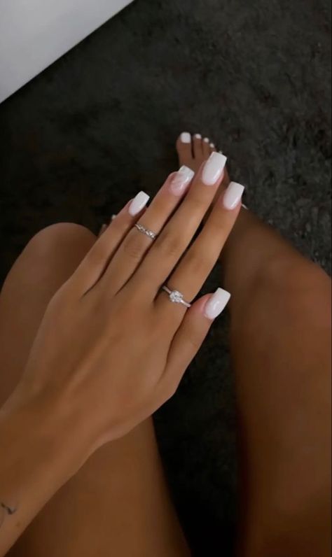 Summer Nails 2023 White, Square White Nails, Classy White Nails, White Square Nails, Plain Acrylic Nails, Workout Body, Ten Nails, Plain Nails, Super Cute Nails