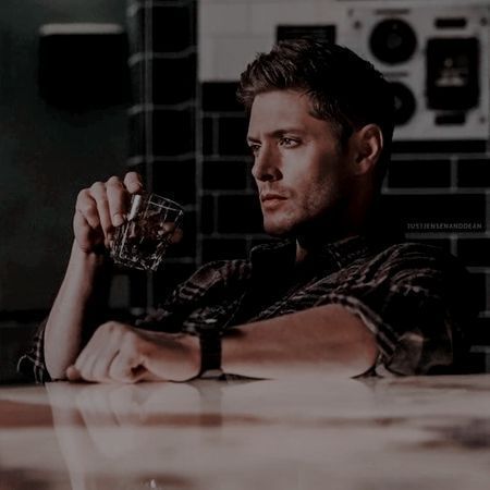 Rhiannon Lewis, Michael Supernatural, Radio Company, Dean Supernatural, Наташа Romanoff, Jesen Ackles, Supernatural Wallpaper, Supernatural Pictures, Supernatural Dean Winchester