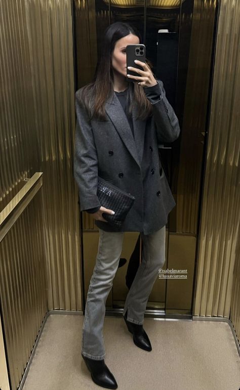 Alex Riviere, Modern Blazer, Winter 22, Fall Inspo, Grey Outfit, Denim Blazer, Current Styles, Breasted Blazer, Outfit Inspo Fall