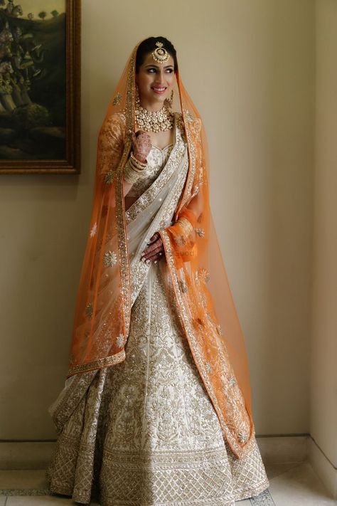 Choli Ideas, Double Dupatta, Lehenga Ideas, Orange Dupatta, Orange Lehenga, Lehenga Jewellery, Chikankari Suits, Bridal Lehenga Collection, Bridal Lehenga Red