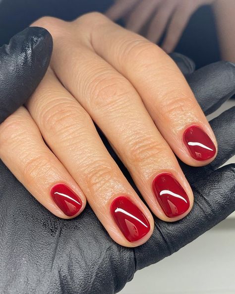 50 Classy Winter Nails to Inspire You Classy Winter Nails, Natural Nails Manicure, Toes Nails, Summer Nail Colors, Subtle Nails, Nail Colors Winter, Red Nail Polish, Red Nail, Trendy Nail