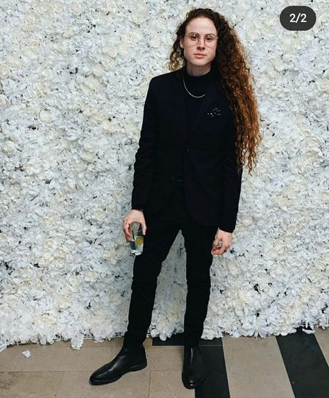 Black Tie Lesbian Outfit, Wedding Outfit Lesbian Guest, Tomboy Cocktail Attire, Lesbian Wedding Guest Outfit, Lesbian Fashion Formal, All Black Dress Outfit, Lesbian Wedding Outfits Suits Style, Masculine Girl, Fancy Dinner Outfit