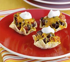 Nacho Cups, Tostitos Scoops, Baked Tortilla Chips, Nacho Chips, Nachos Recipe, Sauce Pan, Party Recipes, Food Website, Mini Foods