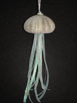 Sea Urchin Jellyfish Ornament Diy, Shells Projects, Shell Angels, Cooking Crafts, Beachy Crafts, Diy Xmas Ornaments, Crafts Photography, Sea Shells Diy, Beach Christmas Ornaments