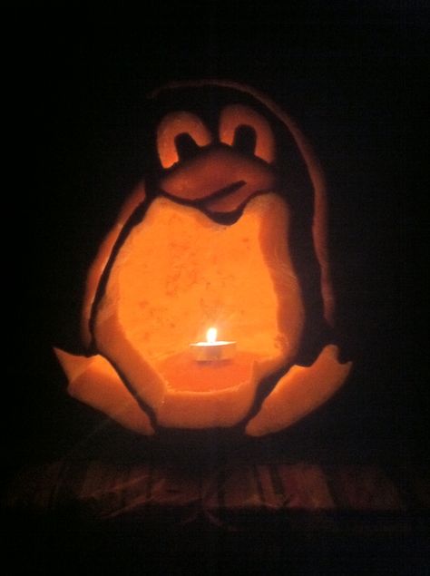 Pumpkin Carving Orca, Penguin Pumpkin Carving, Sea Creature Pumpkin Carving, Penguin Pumpkin, Wood Carving Penguin, Penguin Tea Lights, Pumpkin Pumpkin Carving, 90s Fashion Outfits Hip Hop Party, Emperor Penguin