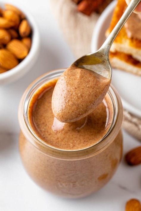 Maple Almond Butter with Cinnamon - Just 3 Ingredients! - Texanerin Baking Roasting Almonds, Almond Peanut Butter, Easy Sauces, Maple Almond Butter, Nut Butter Recipes, Almond Butter Recipes, Spiced Almonds, Paleo Friendly Recipes, Almond Butter Cookies